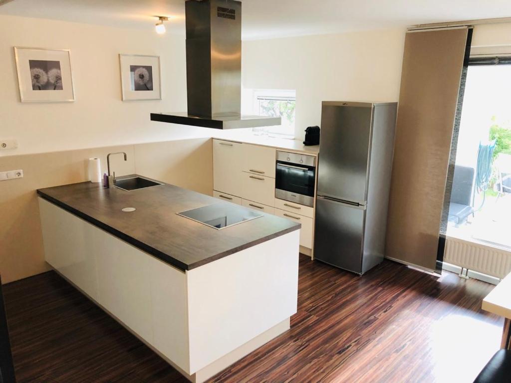 25H Garden Apartment Plus Private Beach ノイジードル・アム・ゼー エクステリア 写真