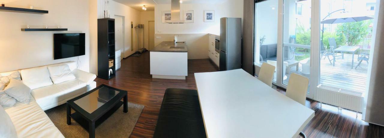 25H Garden Apartment Plus Private Beach ノイジードル・アム・ゼー エクステリア 写真