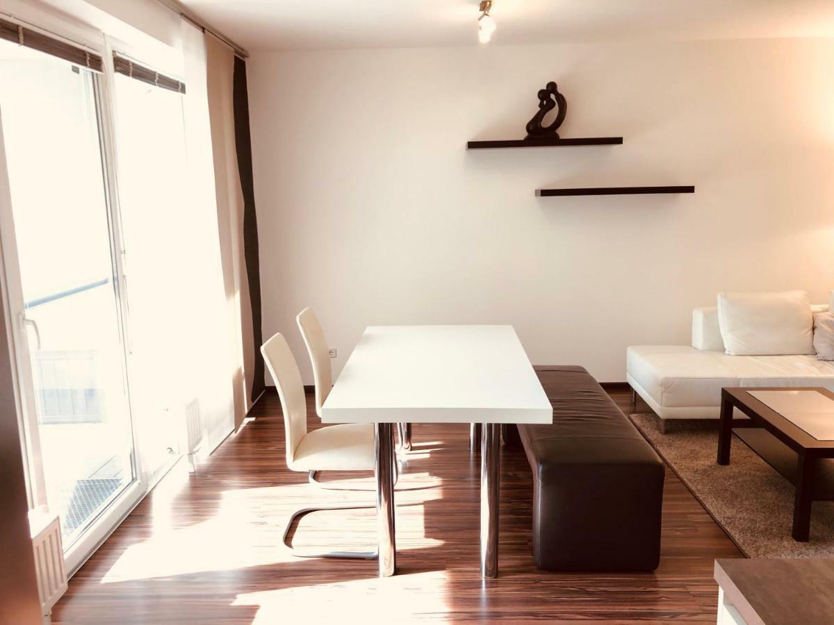 25H Garden Apartment Plus Private Beach ノイジードル・アム・ゼー エクステリア 写真
